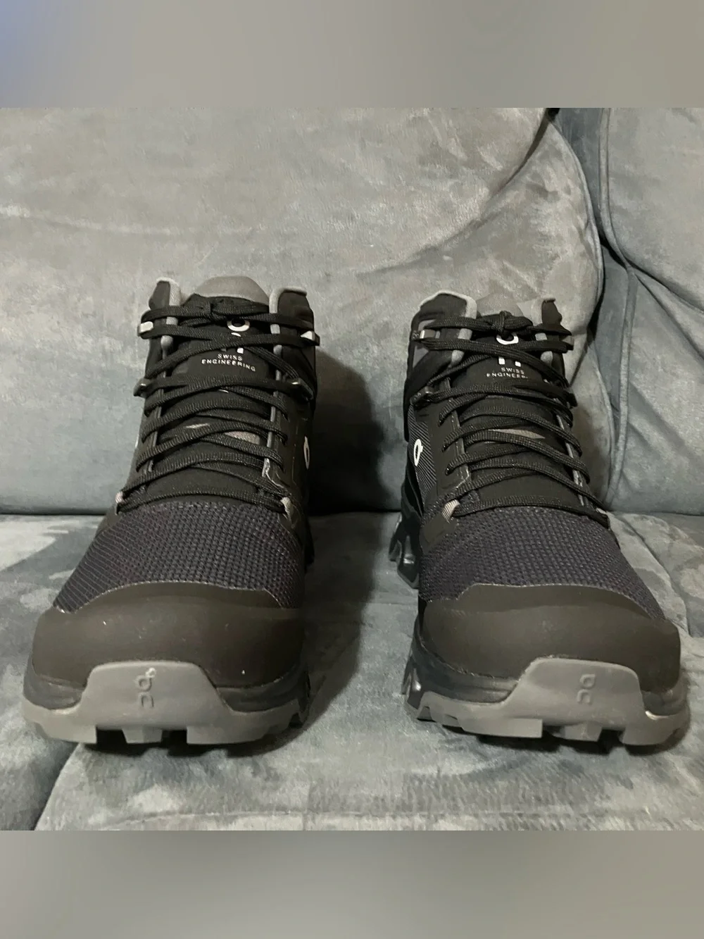 On Cloud Cloudrock 2 Mid Waterproof Black Hiking Boots Men's 7 fits Women’s 8.5
